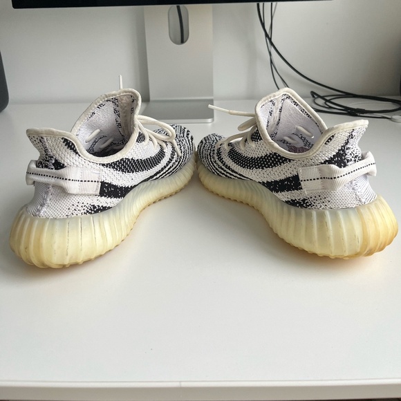 Size 10.5 - adidas Yeezy Boost 350 V2 Low Zebra Non Reflective - Picture 4 of 8